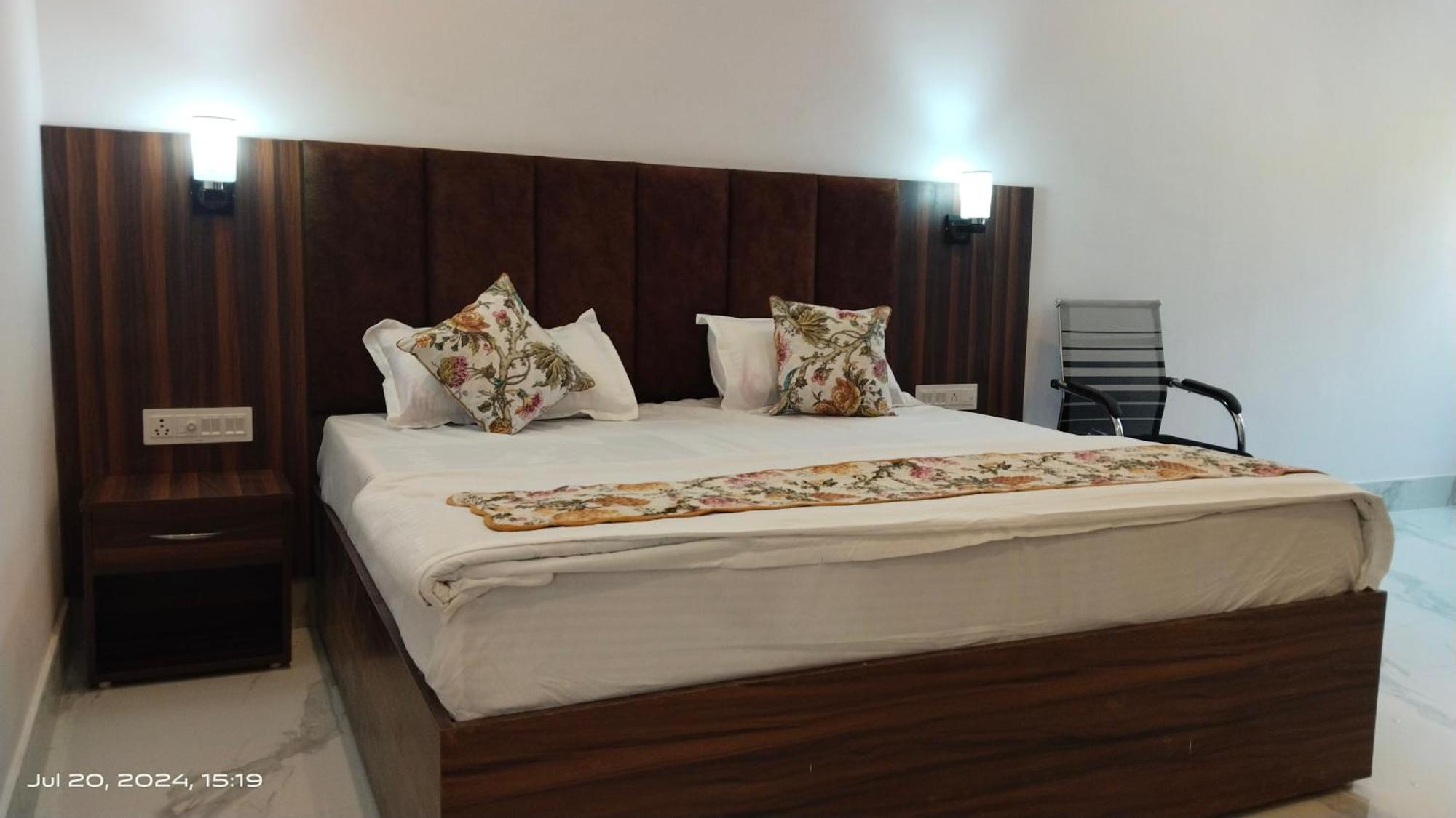 Atithi Inn Khajuraho Exterior photo